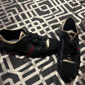Black Gucci tennis 8/10 condition barely worn